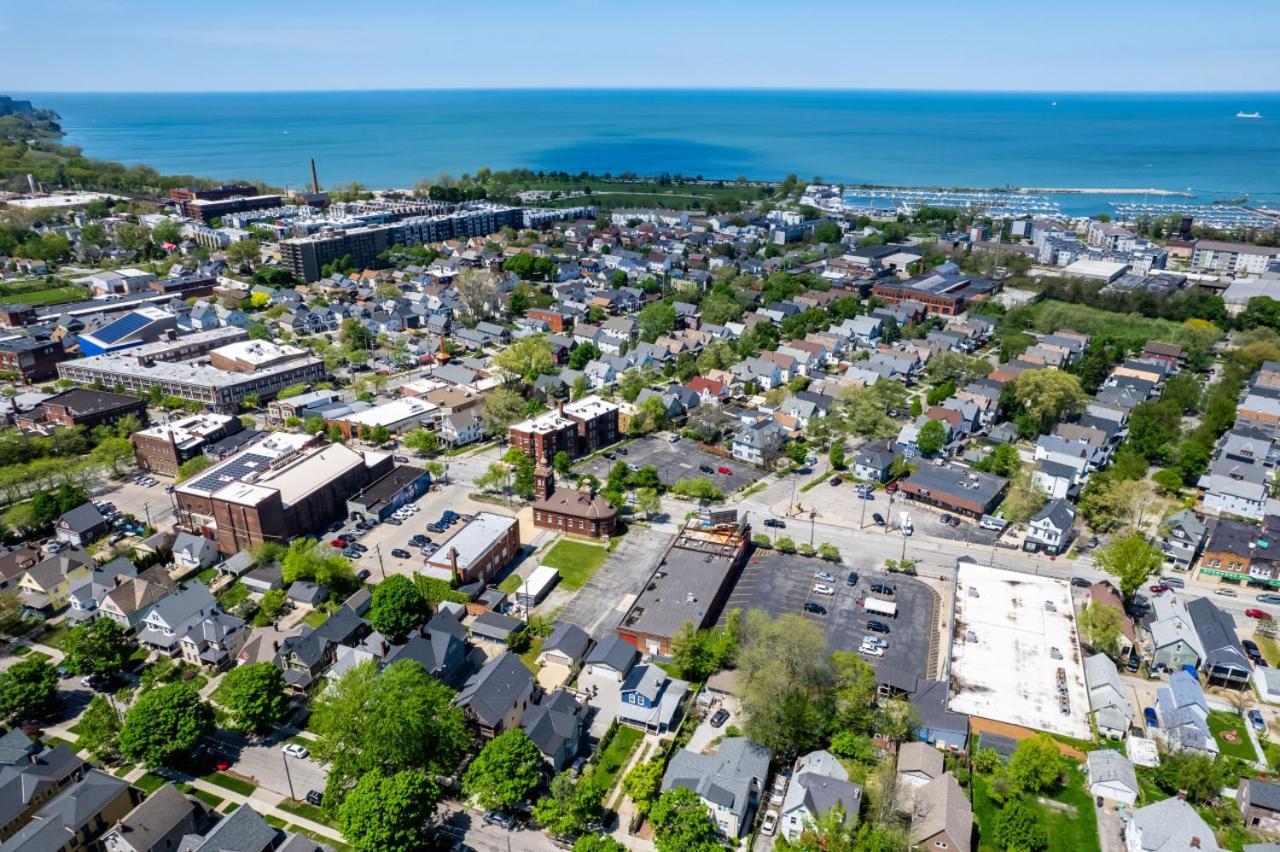 Luxury Home In The Heart Of Gordon Square Cleveland Bagian luar foto