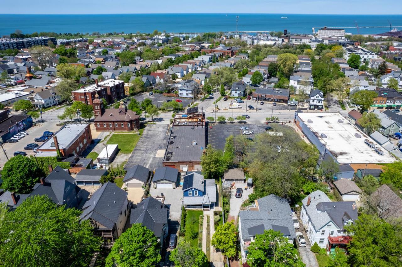 Luxury Home In The Heart Of Gordon Square Cleveland Bagian luar foto